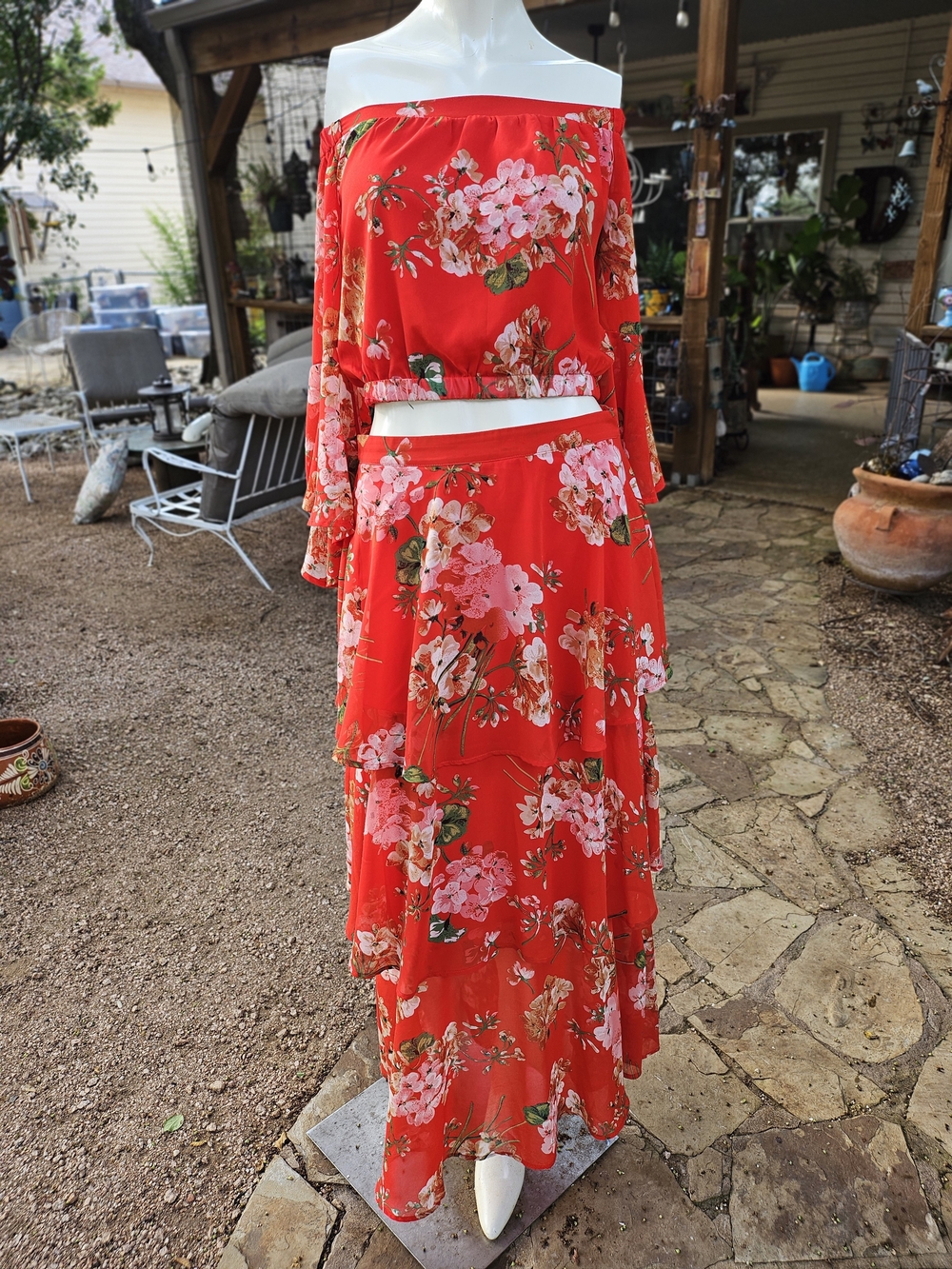 A Calin Red Floral Off-Shoulder Frilled Sleeve Two-Piece Skirt Set Small